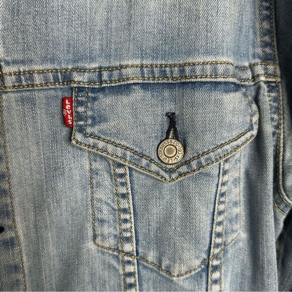 Levi's Boyfriend Trucker Jacket Denim Worn in size Large - Picture 3 of 10